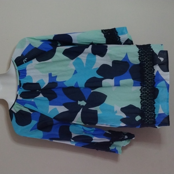 Crown & Ivy | Petite L abstract floral print tunic top - Picture 2 of 11